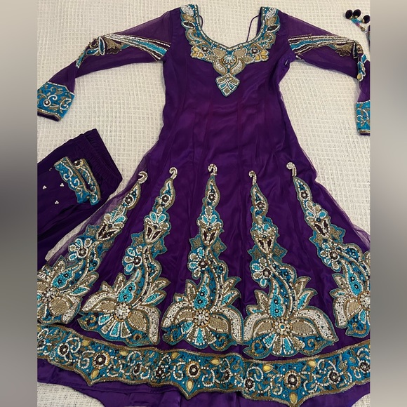 Indian designer knee length anarkali party wear outfit - Picture 4 of 5